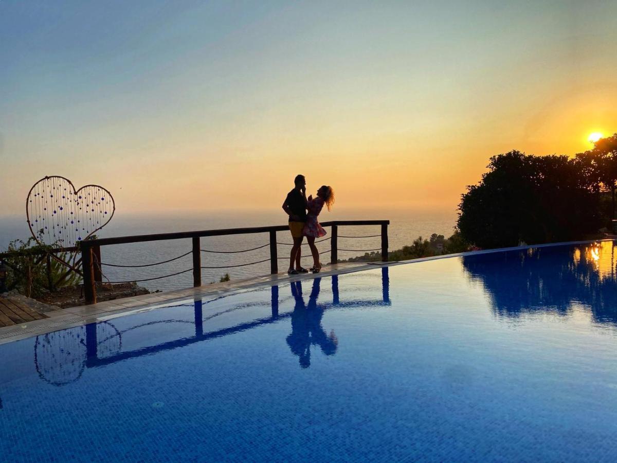 Lissiya Hotel Faralya Bagian luar foto