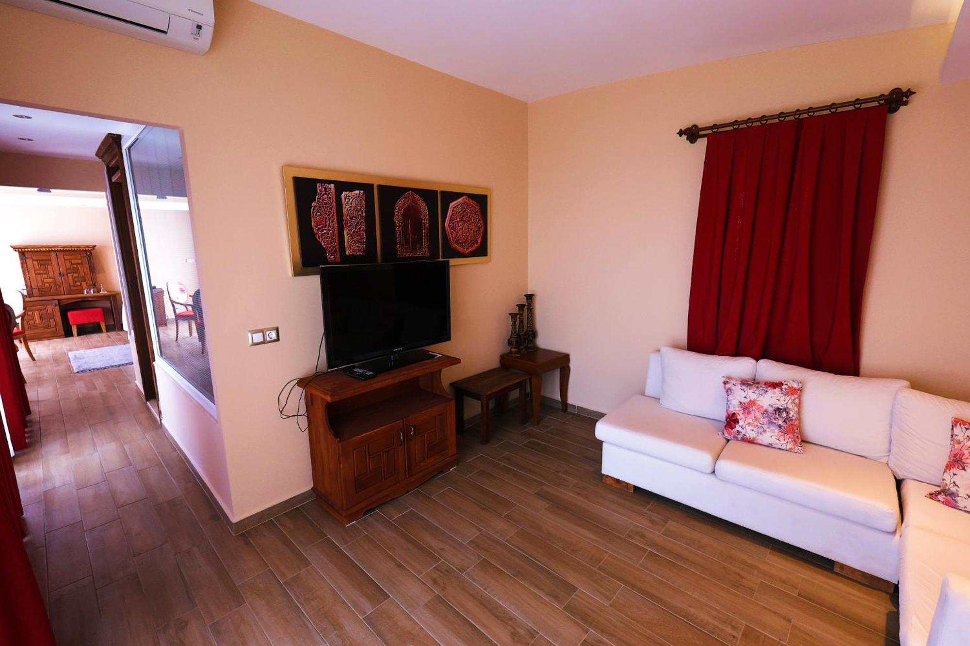 Lissiya Hotel Faralya Bagian luar foto
